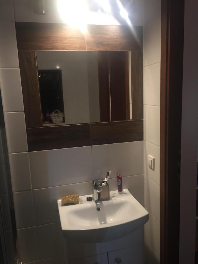 Samodzielny Pokoj W Wygodnym Domu Z Parkingiem Apartment Piaseczno  Luaran gambar