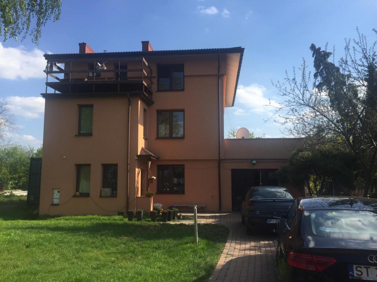 Samodzielny Pokoj W Wygodnym Domu Z Parkingiem Apartment Piaseczno  Luaran gambar