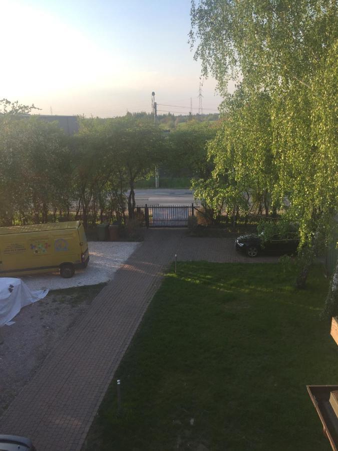 Samodzielny Pokoj W Wygodnym Domu Z Parkingiem Apartment Piaseczno  Luaran gambar