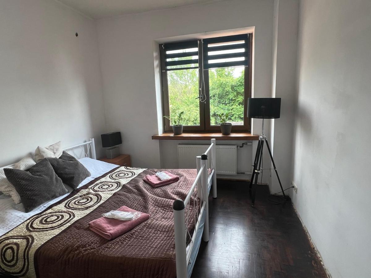 Samodzielny Pokoj W Wygodnym Domu Z Parkingiem Apartment Piaseczno  Luaran gambar