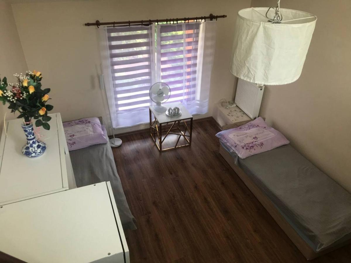 Samodzielny Pokoj W Wygodnym Domu Z Parkingiem Apartment Piaseczno  Luaran gambar