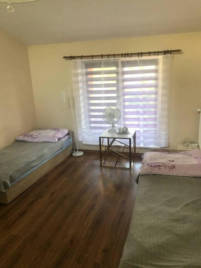 Samodzielny Pokoj W Wygodnym Domu Z Parkingiem Apartment Piaseczno  Luaran gambar
